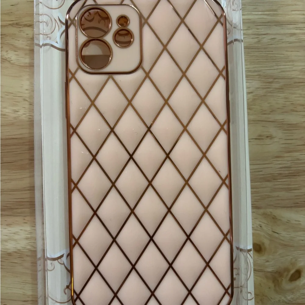 Apple iPhone 12/12 Pro/12 Max Case Pink  Quilted Design NIB